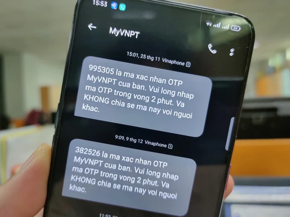 74% người Việt muốn dùng mã OTP qua SMS trong mọi giao dịch thanh toán điện tử - Ảnh: ĐỨC THIỆN