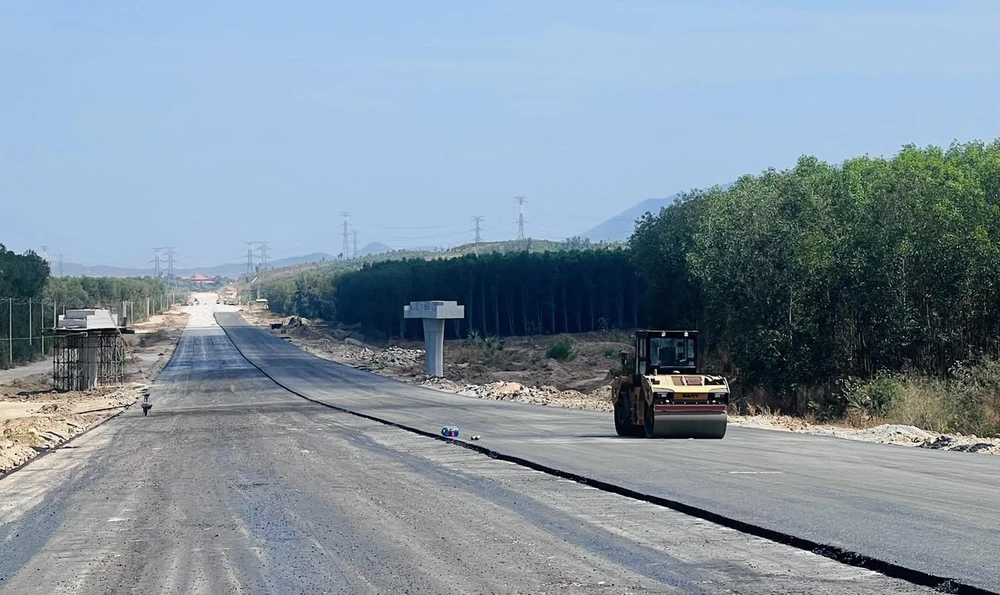 Thi công dự án cao tốc đoạn Vĩnh Hảo - Phan Thiết và Dầu Giây - Phan Thiết