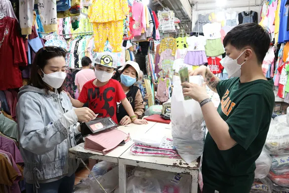 Đã trình phương án giảm thuế xăng dầu - Ảnh 2. Đã trình phương án giảm thuế xăng dầu - Ảnh 2.