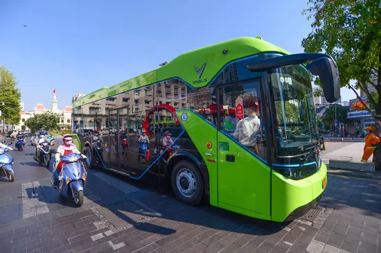 Người dân TPHCM trải nghiệm VinBus - du lịch giữa lòng TP ảnh 1 Người dân TPHCM trải nghiệm VinBus - du lịch giữa lòng TP ảnh 1
