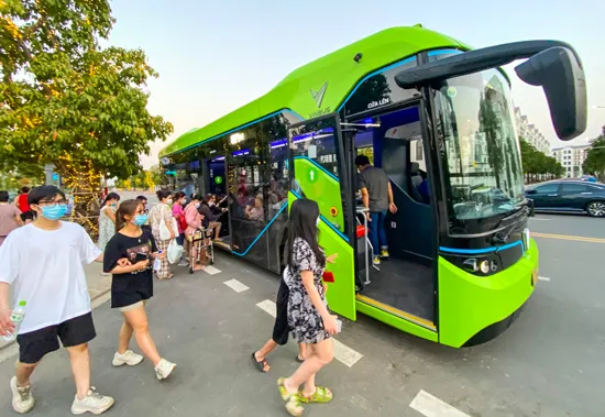 Người dân TPHCM trải nghiệm VinBus - du lịch giữa lòng TP ảnh 3 Người dân TPHCM trải nghiệm VinBus - du lịch giữa lòng TP ảnh 3