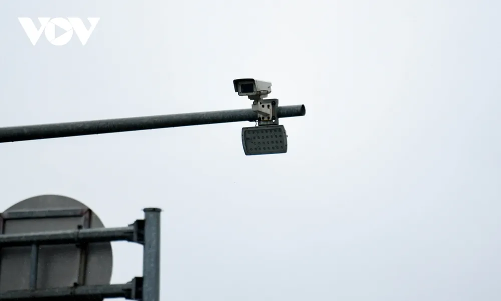 Xe buýt nhanh BRT Hà Nội "bò" trên làn đường ưu tiên ảnh 10