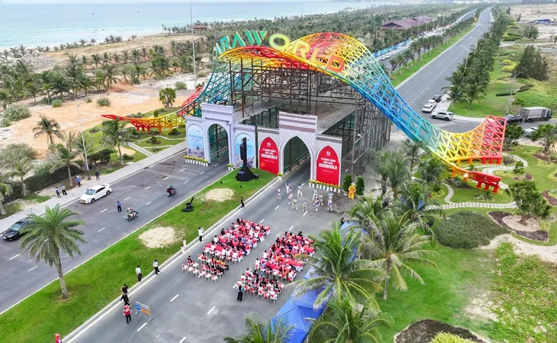 Toàn cảnh cổng chào CaraWorld nhìn từ trên cao Congchao12.jpg
