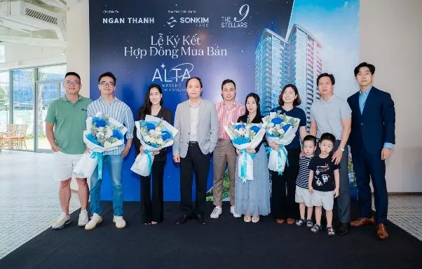 Khách hàng ký kết hợp đồng mua bán căn hộ Alta Height tại dự án The 9 Stellars