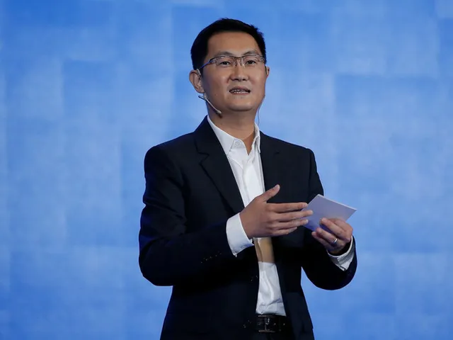 Người vừa vượt qua Jack Ma để trở thành giàu nhất Trung Quốc ảnh 9 Người vừa vượt qua Jack Ma để trở thành giàu nhất Trung Quốc ảnh 9