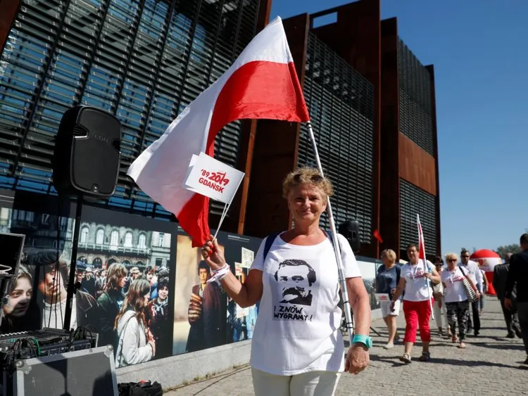 Reuters 23. Poland: 15.0% of children with parents in the bottom half ended up in the top quarter.