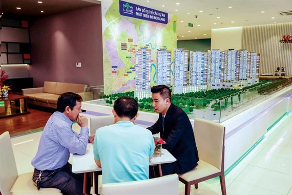 With the current apartment value of up to billions VND, if a transaction from 300 million must be put into questionable and report to the government, it will be unfeasible, unrealistic. Photo: LONG THANH