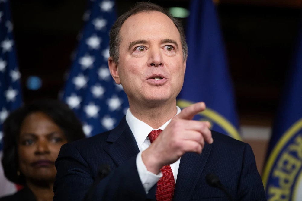 Chủ tịch Ủy ban Tình báo Hạ viện Adam Schiff.