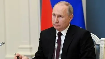 Ông Putin ký ban hành luật cho phép Tổng thống Nga sau khi mãn nhiệm được làm thượng nghị sĩ trọn đời Ông Putin ký ban hành luật cho phép Tổng thống Nga sau khi mãn nhiệm được làm thượng nghị sĩ trọn đời
