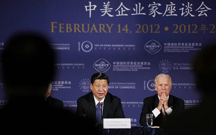 Chủ tịch TQ Tập Cận Bình và ông Joe Biden trong một sự kiện năm 2012. Ảnh: Reuters