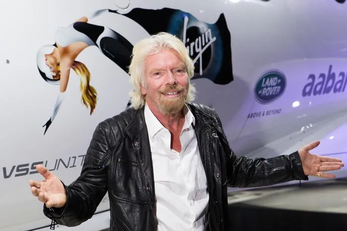 Tỷ phú lập dị tuyên bố bay vào vũ trụ trước Jeff Bezos ảnh 1 Tỷ phú lập dị tuyên bố bay vào vũ trụ trước Jeff Bezos ảnh 1