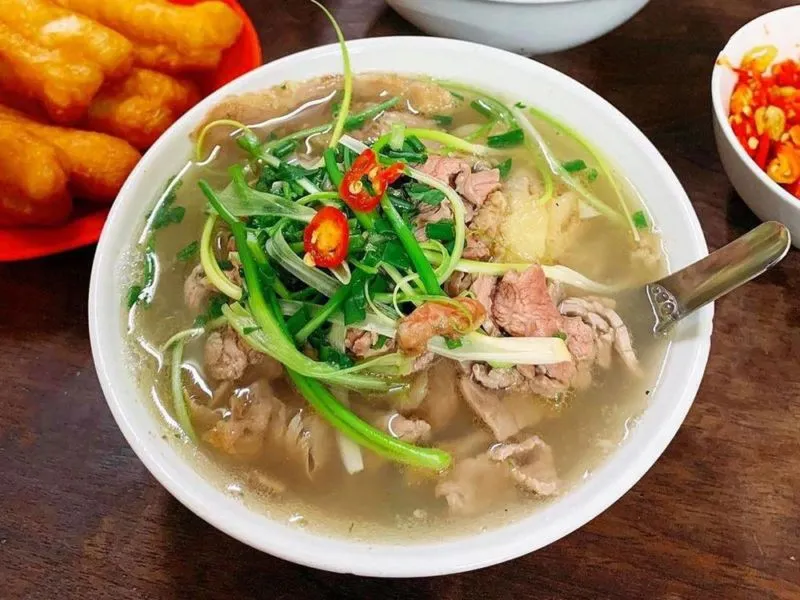 A bowl of pho at Bat Dan Restaurant in Hanoi. Photo by VnExpress/Ha Thanh.