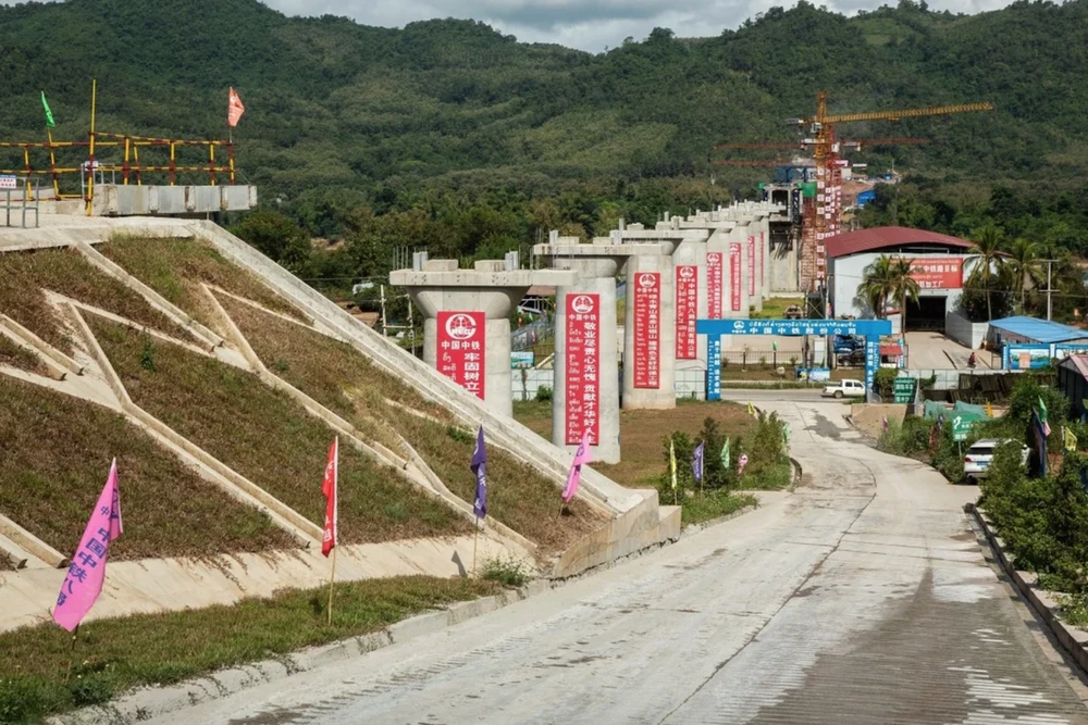  Tuyến đường sắt Trung Quốc-Lào là một trong những dự án liên quan đến các cáo buộc nhân quyền trong một báo cáo mới. Ảnh: Bloomberg