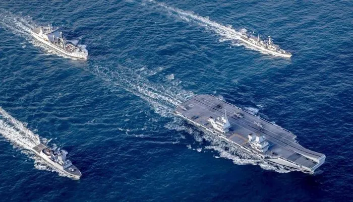 Ngoại giao chiến hạm của Anh và chiến lược 'chọc gấu tránh rồng' ảnh 1 Ngoại giao chiến hạm của Anh và chiến lược 'chọc gấu tránh rồng' ảnh 1