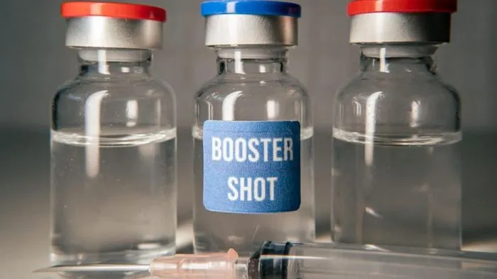 Mũi vaccine Covid-19 thứ ba có giúp thế giới ngăn chặn các biến thể tiếp theo? ảnh 1 Mũi vaccine Covid-19 thứ ba có giúp thế giới ngăn chặn các biến thể tiếp theo? ảnh 1