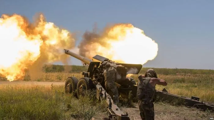 Ukraine bất ngờ tấn công dữ dội lực lượng dân quân miền Đông ảnh 3 Ukraine bất ngờ tấn công dữ dội lực lượng dân quân miền Đông ảnh 3