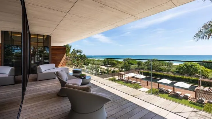 Bất chấp đại dịch Covid-19, gi&aacute; nh&agrave; tại Mỹ vẫn tăng kỷ lục. Sự b&ugrave;ng nổ n&agrave;y diễn ra đồng thời với đ&agrave; tăng gi&aacute; gần đ&acirc;y của Bitcoin v&agrave; c&aacute;c loại tiền ảo kh&aacute;c. Cả hai xu hướng n&agrave;y đang hội tụ tại Miami, nơi đang cố gắng định vị trở th&agrave;nh &ldquo;kinh đ&ocirc; tiền ảo&rdquo; của Mỹ.