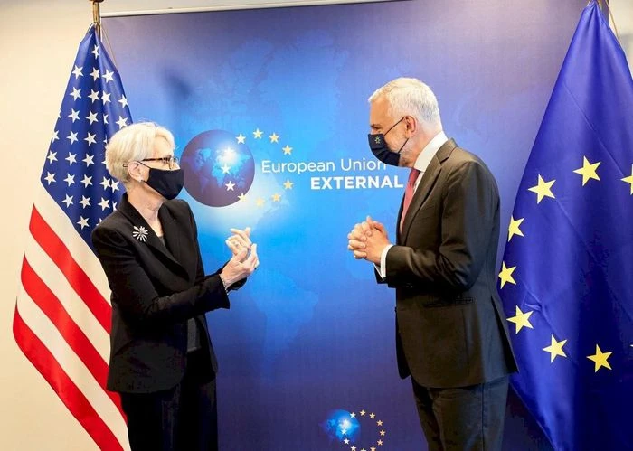 Thứ trưởng Ngoại giao Wendy Sherman (trái) và Tổng thư ký EEAS Stefano Sannin. (Nguồn: Twitter)