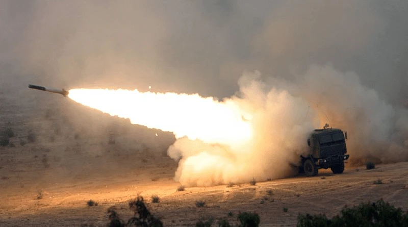 Một tên lửa phóng từ hệ thống HIMARS