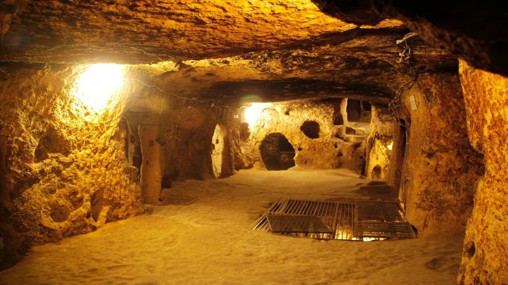 Cu Chi tunnel.