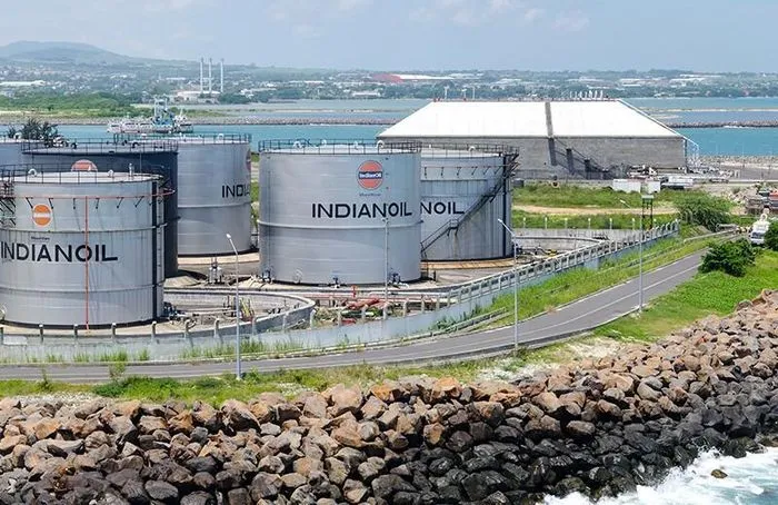 Trong trường hợp này, mong muốn của phía Nga là điều dễ hiểu. Moskva không thể từ chối việc bán hàng ở châu Á. Đến lượt mình, Ấn Độ không muốn ngừng mua nguyên liệu thô cho nhu cầu trong nước.