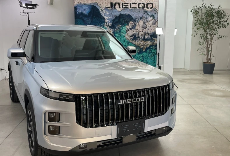 A Jaecoo 7 plug-in hybrid electric vehicle, manufactured by Chery Auto, is displayed in Milan, Italy on March 20. (Photo: Reuters)