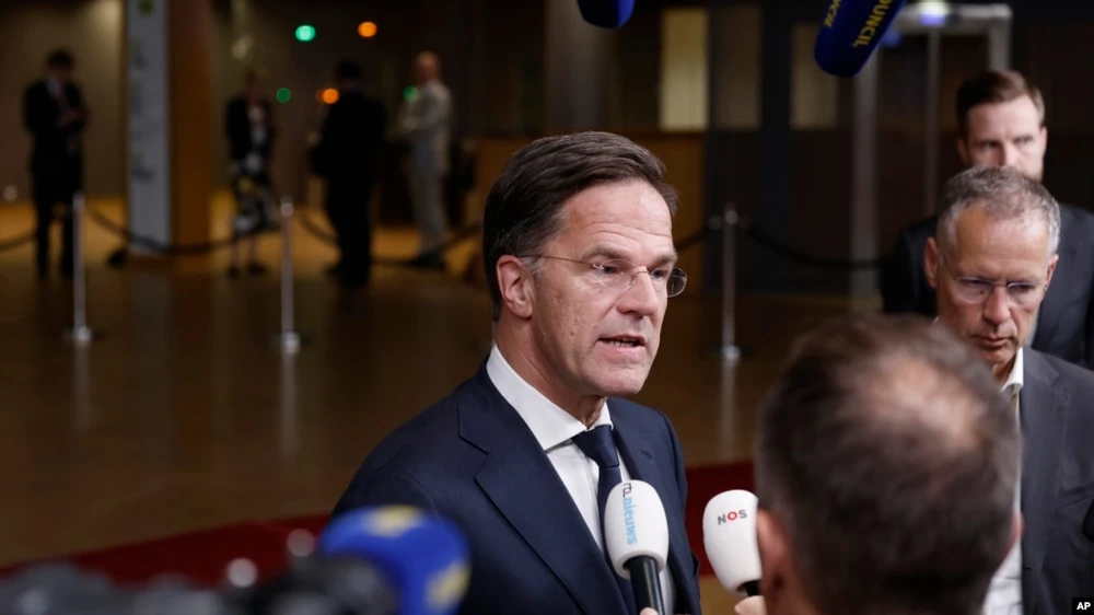 Thủ tướng Hà Lan Mark Rutte phát biểu trước giới truyền thông khi kết thúc hội nghị thượng đỉnh EU tại Brussels, ngày 18 tháng 6 năm 2024.