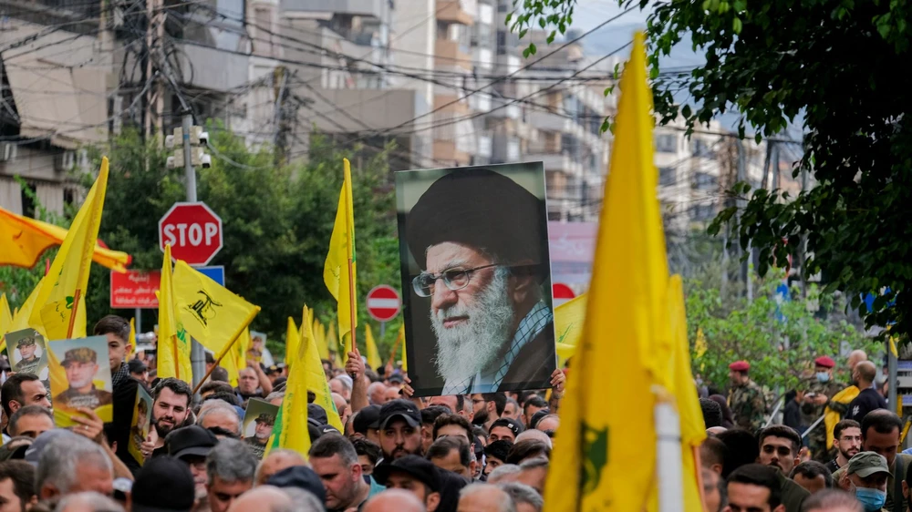 Những người ủng hộ Hezbollah vào ngày 22/9 tại đám tang của Ibrahim Aqil, chỉ huy Lực lượng Radwan và Mahmoud Hamad, một chỉ huy khác của Hezbollah. Ảnh: Getty Images