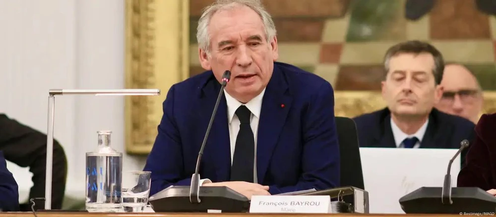 Thủ tướng Pháp mới Francois Bayrou cho biết ông "tự hào" về "chính phủ giàu kinh nghiệm" của mình.