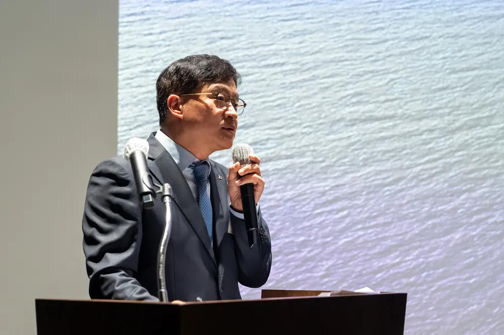 Lee Kang-seok, chief external cooperation officer at Daewoo E&C, gives a presentation about Daewoo's overseas business at the 2025 Global Business Forum on Wednesday in Seoul. (Herald Media Group) Lee Kang-seok, chief external cooperation officer at Daewoo E&C, gives a presentation about Daewoo's overseas business at the 2025 Global Business Forum on Wednesday in Seoul. (Herald Media Group)
