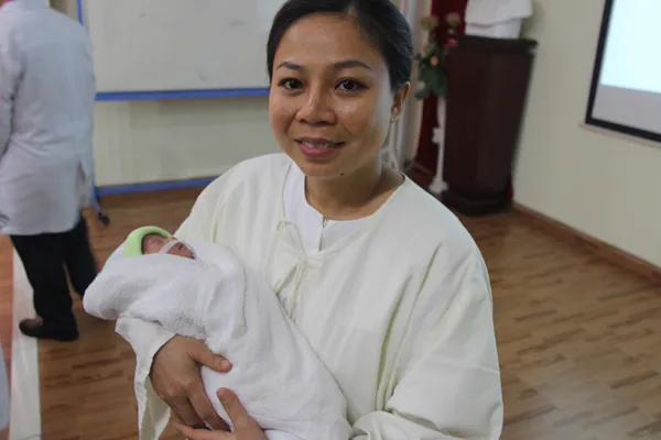 Bé gái sinh non nặng gần 900 gram mắc bệnh tim bẩm sinh đã xuất viện  ảnh 1