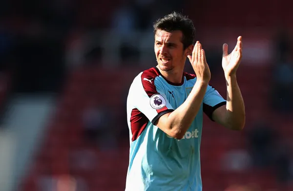 Mối quan hệ giữa Joey Barton và Burnley cuối cùng cũng đến hồi kết.