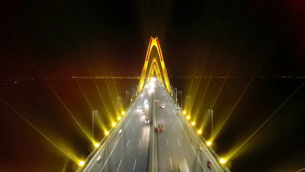 Hệ thống chiếu sáng thông minh, hiện đại trên cầu Nhật Tân