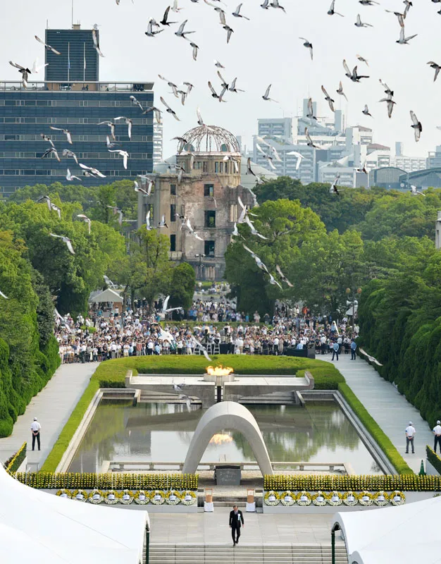 Những cánh chim hòa bình trong lễ tưởng niệm 71 năm thảm họa hạt nhân Hiroshima, Nhật Bản (Ảnh: Reuters)