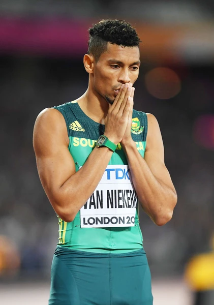 Wayde van Niekerk đã bảo vệ thành công danh hiệu VĐTG ở cự ly 400 mét