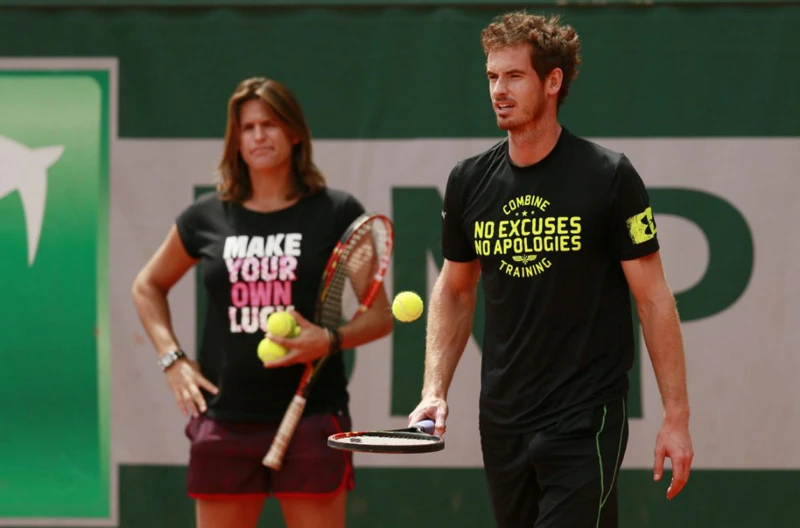 Trong quá trình làm việc với Amelie Mauresmo (trái), Andy Murray nhận những lời lẽ không hay từ dư luận.