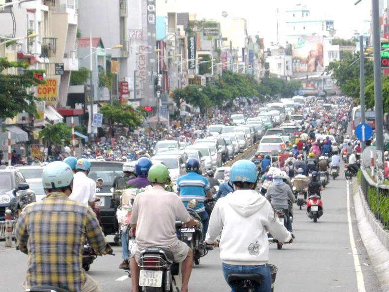 Quá tải giao thông tại cửa ngõ khu Nam vào trung tâm TPHCM
