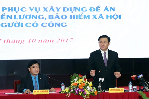 Theo Phó Thủ tướng Vương Đình Huệ, cải cách tiền lương không chỉ là điều chỉnh tiền lương cơ bản, tiền lương tối thiểu mà còn rất nhiều vấn đề khác liên quan. Ảnh: VGP