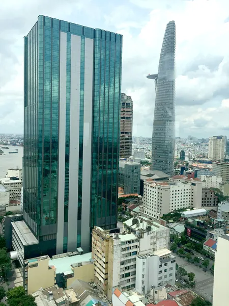 Công trình xây dựng bằng các loại vật liệu xanh góp phần giảm phát thải khí nhà kính Ảnh: Huy Anh