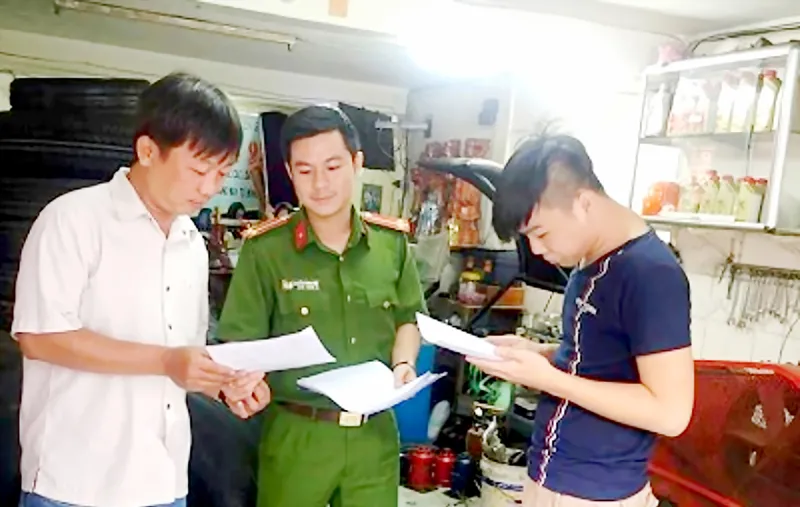 An toàn cháy nổ cuối năm: Xử nghiêm vi phạm, thắt chặt trực sẵn sàng chiến đấu ảnh 2 An toàn cháy nổ cuối năm: Xử nghiêm vi phạm, thắt chặt trực sẵn sàng chiến đấu ảnh 2