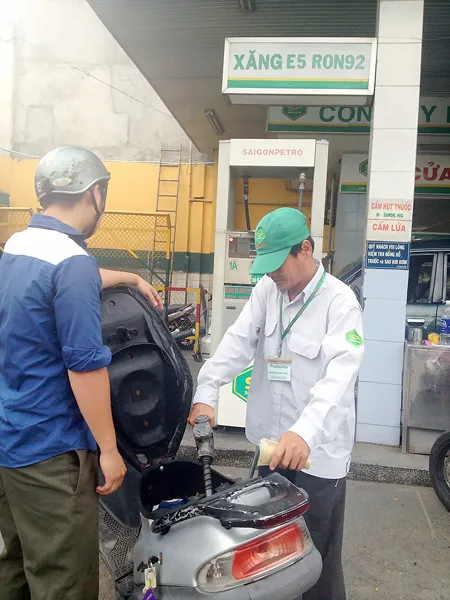 Người dân TPHCM tin dùng xăng sinh học E5