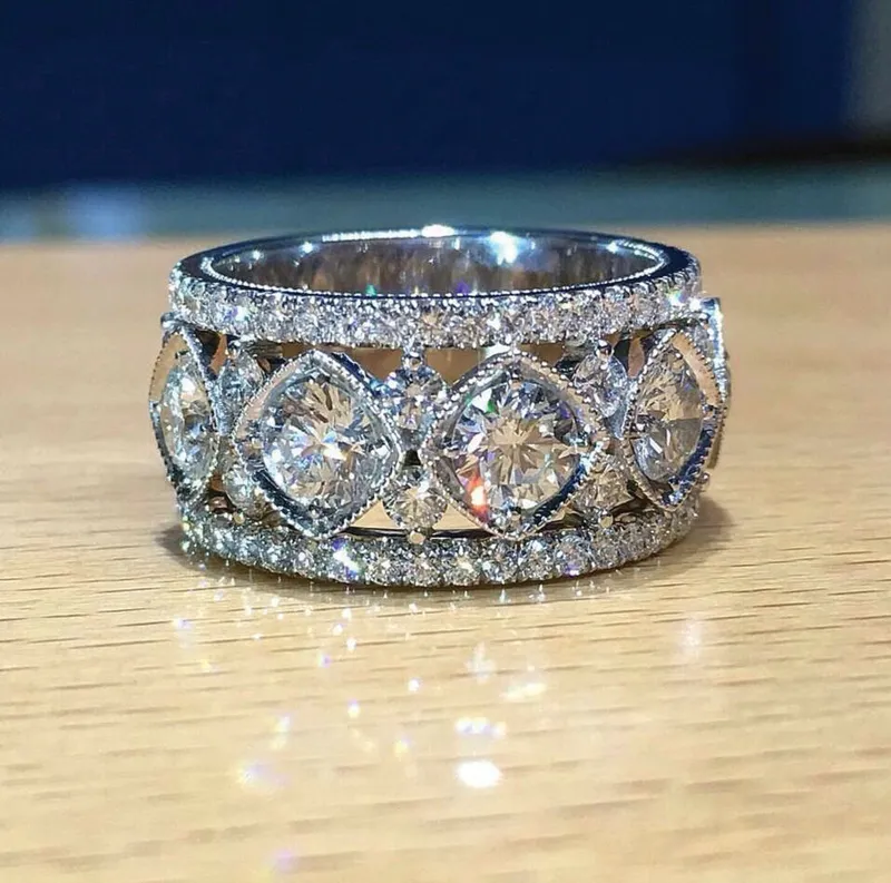 Kim cương nhân tạo Ngọc Long Châu khuyến mãi đặc biệt mừng Giáng sinh & Tết dương lịch 2018.