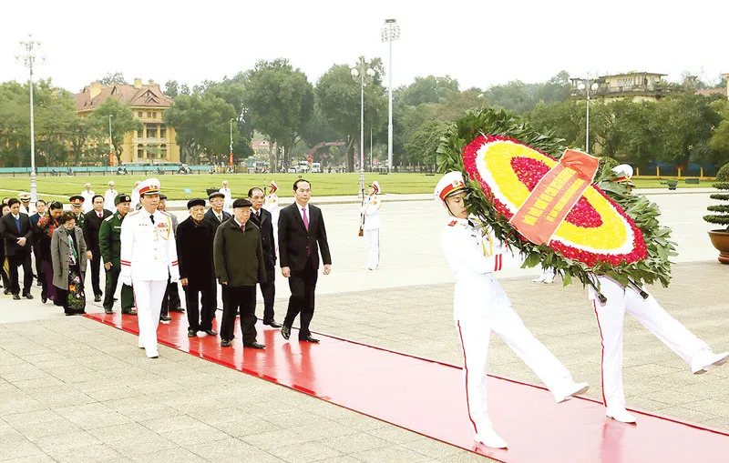 Lãnh đạo Đảng, Nhà nước vào Lăng viếng Chủ tịch Hồ Chí Minh ảnh 1