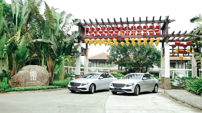 Mercedes-Benz bàn giao bộ đôi E 200 cho khu phức hợp nghỉ dưỡng quốc tế Laguna Lăng Cô ảnh 2 Mercedes-Benz bàn giao bộ đôi E 200 cho khu phức hợp nghỉ dưỡng quốc tế Laguna Lăng Cô ảnh 2