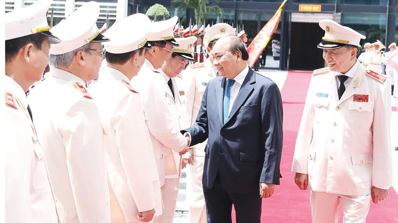 Thủ tướng Nguyễn Xuân Phúc dự Hội nghị triển khai Nghị định 01 của Chính phủ quy định chức năng, nhiệm vụ, quyền hạn và tổ chức bộ máy của Bộ Công an; sơ kết công tác 6 tháng đầu năm 2018 Ảnh: TTXVN