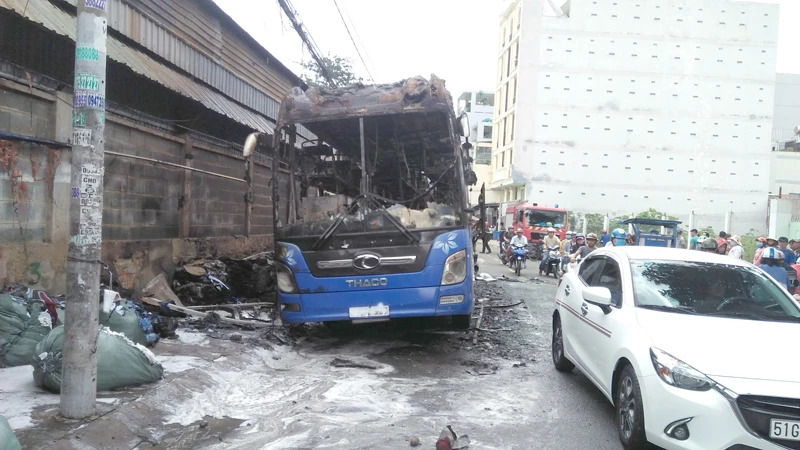 Bất an khi xe khách phát hỏa ảnh 1 Bất an khi xe khách phát hỏa ảnh 1