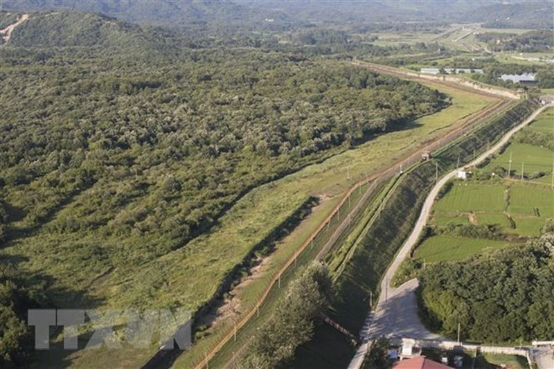 Toàn cảnh khu phi quân sự DMZ ở Cheorwon, tỉnh Gangwon, biên giới Hàn Quốc-Triều Tiên. (Ảnh: Yonhap/TTXVN)