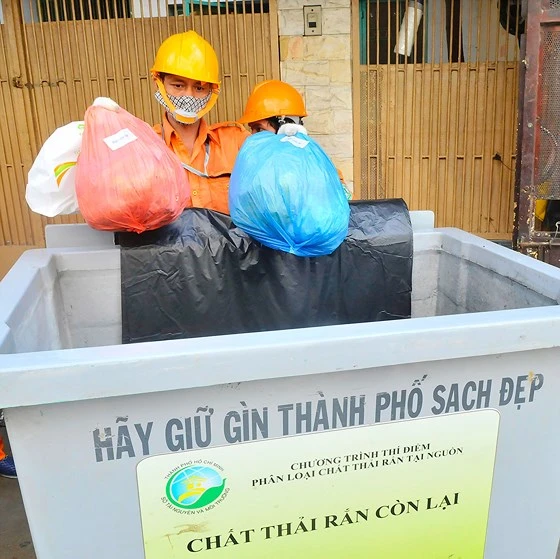 Người dân lúng túng phân loại rác tại nguồn ảnh 1 Người dân lúng túng phân loại rác tại nguồn ảnh 1