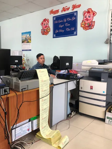 Ngành điện phục vụ khách hàng ngay sau kỳ nghỉ tết ảnh 4 Ngành điện phục vụ khách hàng ngay sau kỳ nghỉ tết ảnh 4