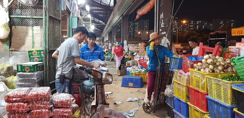 Chợ đầu mối nông sản Thủ Đức hoạt động từ mùng 2 tết